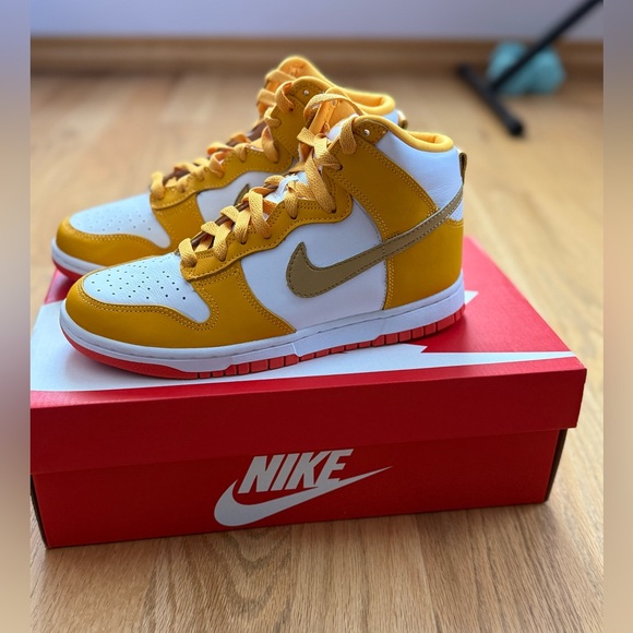 Nike Dunk High University Gold Orange W  size 7, DQ4691700 Brand New! - Picture 7 of 8